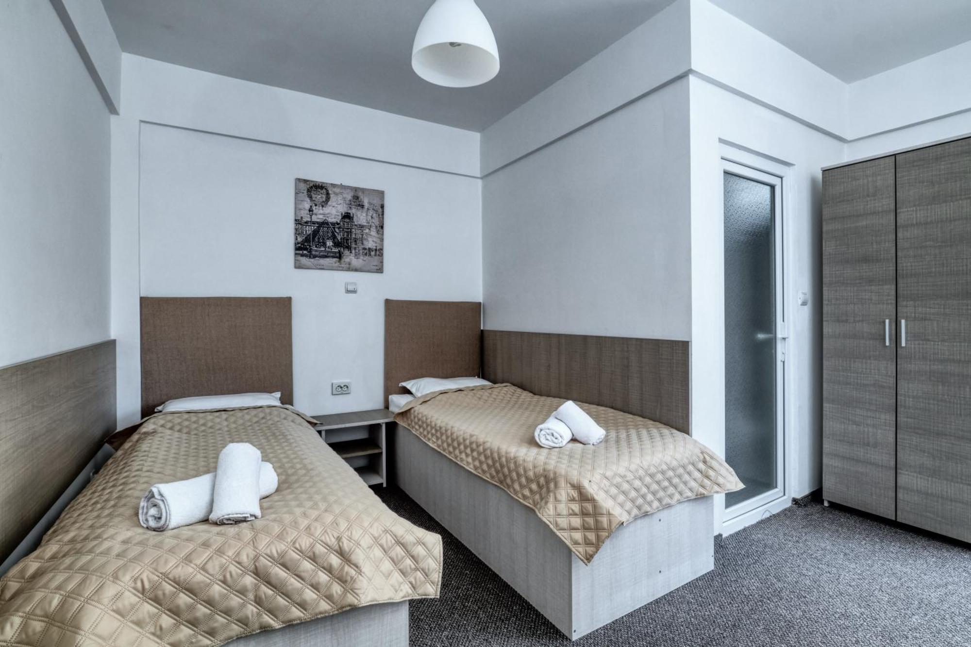 Camere De Inchiriat Havana Beach 那沃达利 外观 照片
